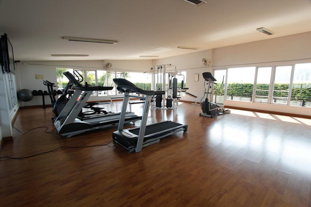 Krongthong Mansion & Hotel Bangkok Bagian luar foto