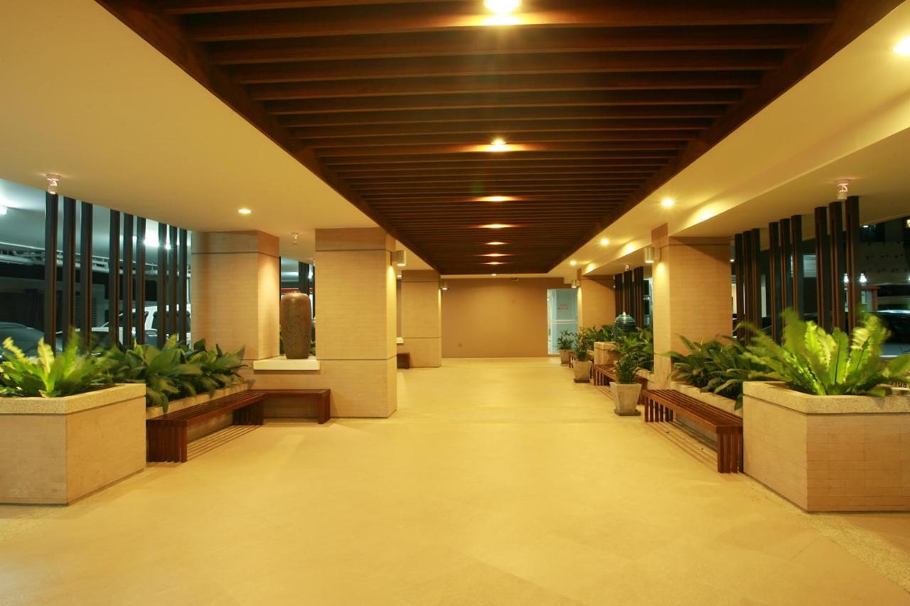Krongthong Mansion & Hotel Bangkok Bagian luar foto