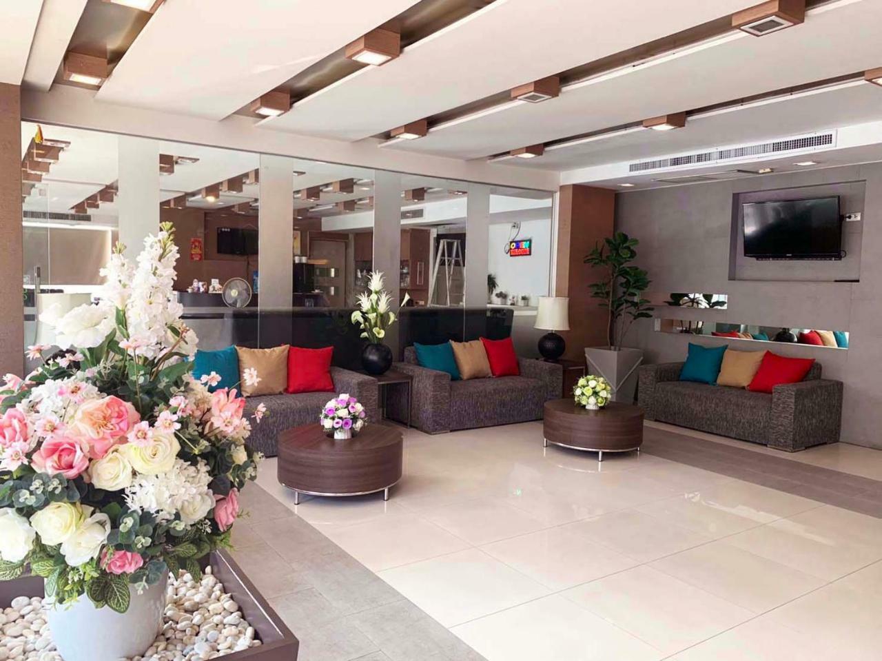 Krongthong Mansion & Hotel Bangkok Bagian luar foto