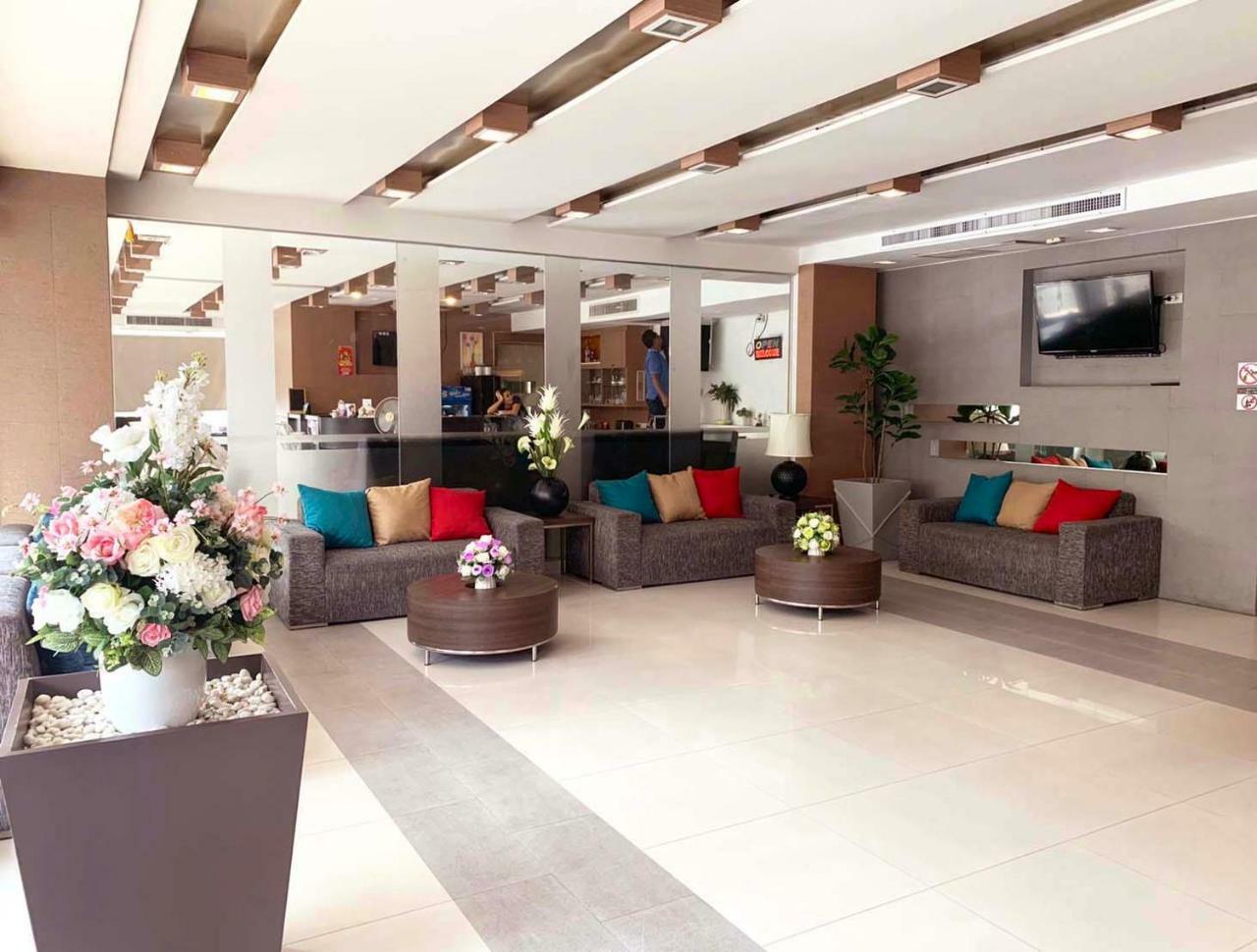 Krongthong Mansion & Hotel Bangkok Bagian luar foto