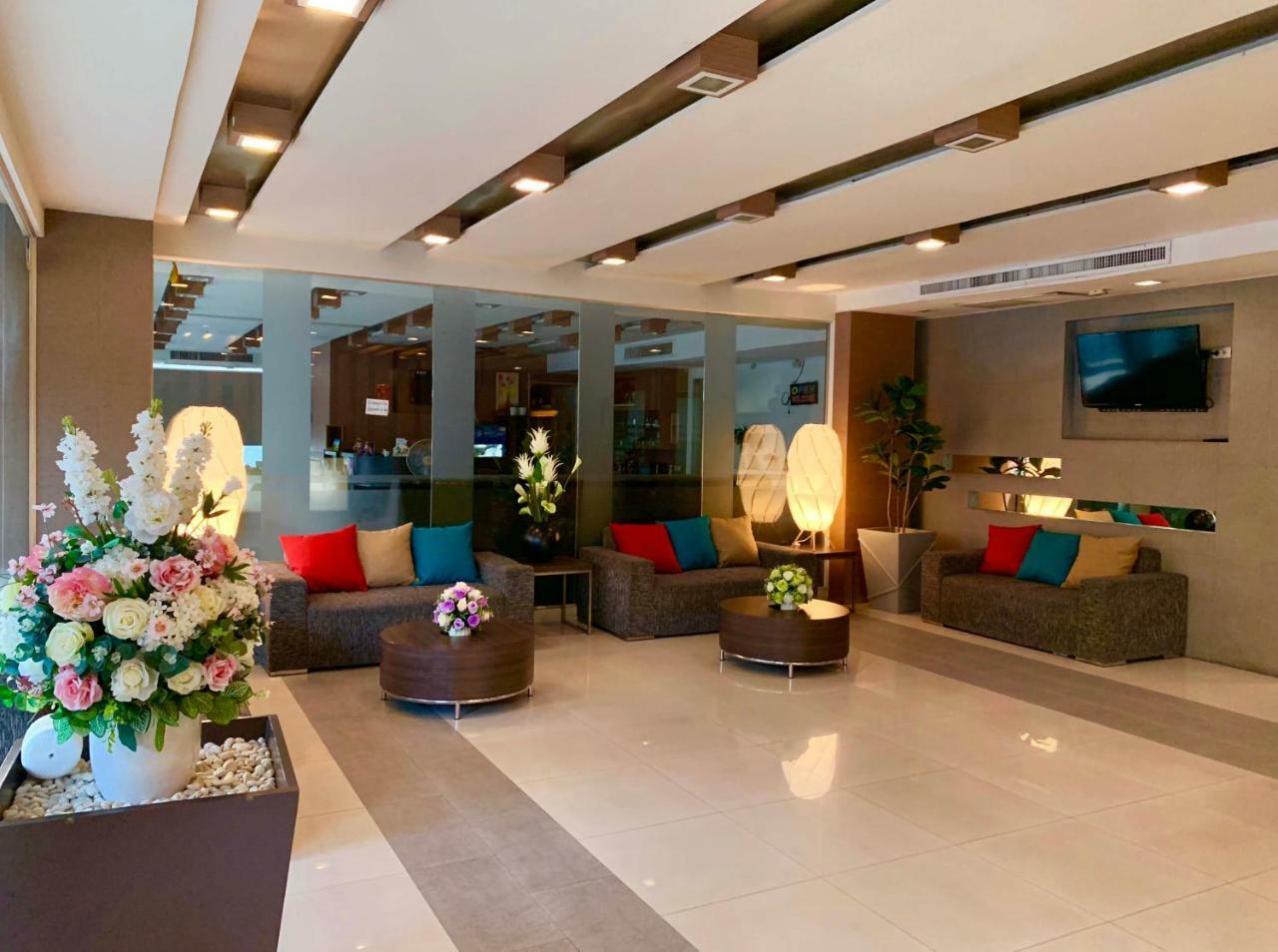Krongthong Mansion & Hotel Bangkok Bagian luar foto