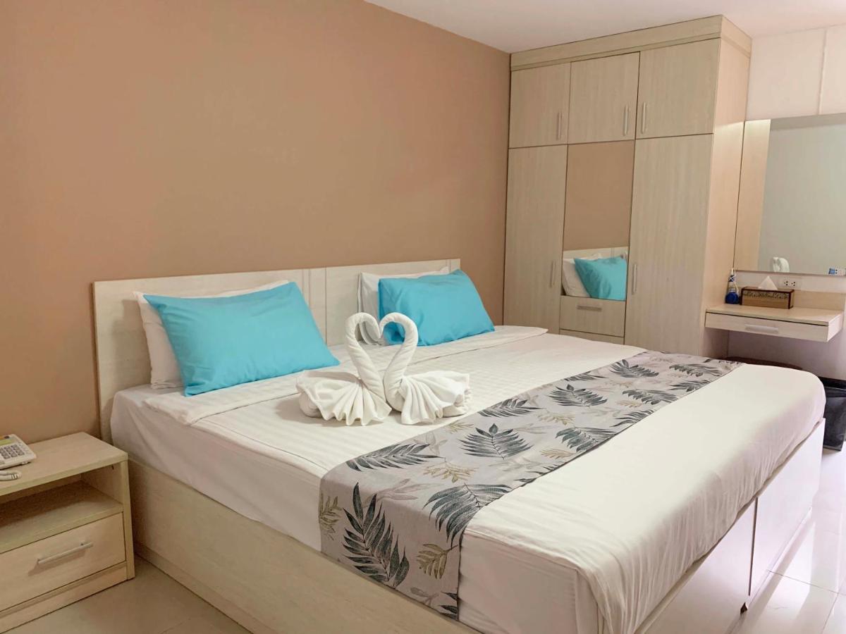 Krongthong Mansion & Hotel Bangkok Bagian luar foto